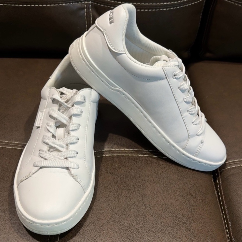 Womens White Low-Top Casual Sneakers